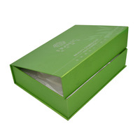 Boîte cadeau rigide magnétique verte de luxe personnalisée avec insert de séparation, boîte en papier pour emballage cosmétique et soins de la peau avec logo imprimé
