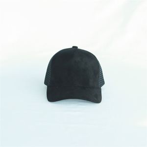 Gorra Trucker Personalizada al por Mayor de 5 Paneles, Malla de Algodón Negro de Alta Calidad con Parche Bordado de Logotipo, Unisex - Product Image 3