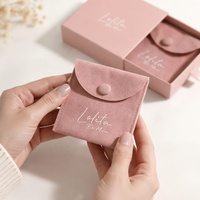 Boîte d'emballage pour bijoux rose, boîte cadeau en carton rigide avec pochette en fourrure, bouton métallique pour bagues, colliers, bracelets