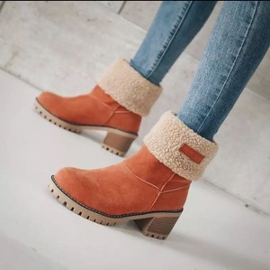 Bottes courtes en laine d'hiver surdimensionnées pour femmes Bottes en fourrure antidérapantes pour femmes avec dessus en toile et doublure en maille - Product Image 3