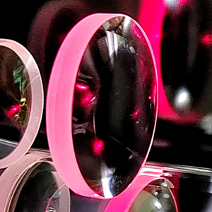 Lentille convexe Plano en verre optique saphir BK7 1064nm personnalisée pour équipement de beauté forme sphérique de mise au point laser - Product Image 5