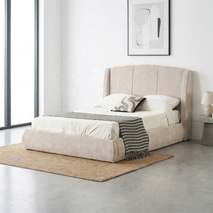 <span class=keywords><strong>Lit</strong></span> plateforme Queen style italien avec tête <span class=keywords><strong>de</strong></span> <span class=keywords><strong>lit</strong></span> haute, revêtement <span class=keywords><strong>en</strong></span> tissu et surpiqûres verticales - Product Image 1