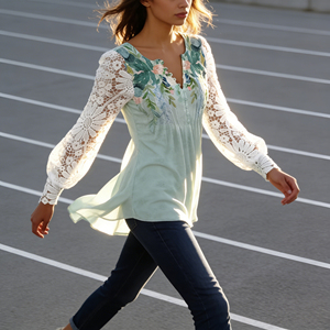 Blusa de Encaje con Estampado Floral Verde Menta para Mujer - Elegante Blusa Casual con Cuello en V y Botones Delanteros para Uso Diario y Fiestas - Product Image 4