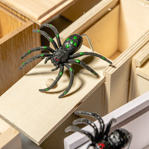 Caja original de broma de <span class=keywords><strong>araña</strong></span>, juguetes sorpresa de madera de Navidad divertidos, Caja de Regalos, regalos de mordaza, kit de bromas de broma práctica - Product Image 2