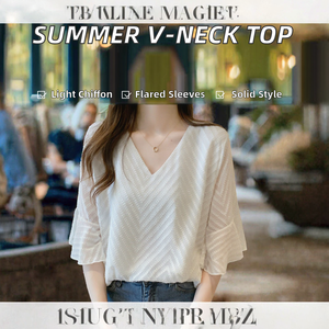 เสื้อชีฟองสีขาวคอวีสำหรับผู้หญิง แขนทรงทรัมเป็ตแบบเรียบง่าย ระบายอากาศได้ดี ทรงปกติ สวมใส่สบายๆ สำหรับฤดูใบไม้ผลิและฤดูร้อน - Product Image 2