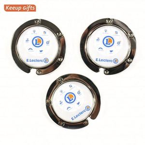 Porte-sac pliable personnalisé avec logo promotionnel, crochet rond en métal pour sac à main - Product Image 2