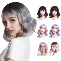 Perruque courte ondulée SARLA de 14 pouces, synthétique de haute qualité, grise, avec frange marron clair, style Water Wave, pour femmes, densité 150 %, avec dentelle