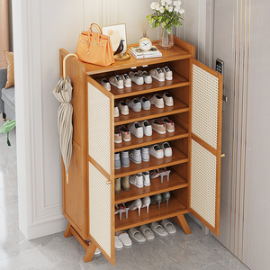 Zapatero de Madera Maciza y Ratán, Almacenamiento de Múltiples Niveles, para la Entrada del Hogar, Uso en Apartamentos Pequeños, Diseño que Ahorra Espacio - Product Image 1