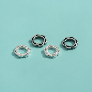 6mm Fit <span class=keywords><strong>perline</strong></span> S925 argento Sterling <span class=keywords><strong>perline</strong></span> fiori cornici <span class=keywords><strong>per</strong></span> bracciale collana <span class=keywords><strong>di</strong></span> <span class=keywords><strong>perline</strong></span> <span class=keywords><strong>per</strong></span> fare la fornitura <span class=keywords><strong>di</strong></span> gioielli - Product Image 4