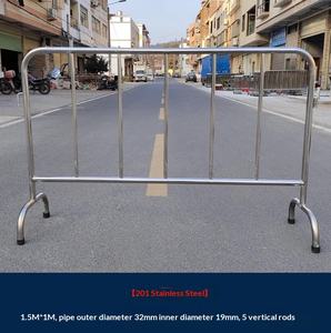 Barrera de Seguridad Portátil de Acero Inoxidable de 1.5 m, Fabricada con Acero de Grado 304 con Tubo de 32 mm para Control de Tráfico, Eventos y Aislamiento de Áreas - Product Image 3