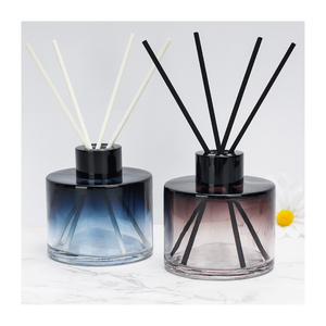 Bouteille de diffuseur de roseau en verre de 50ml 100ml en gros avec le chapeau d'or bouteille vide de luxe de bâton en verre pour le diffuseur d'huile d'arome - Product Image 2