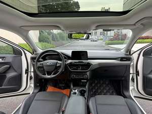 <span class=keywords><strong>Ford</strong></span> <span class=keywords><strong>Focus</strong></span> 1.5T Automatique 2019, Cuir Foncé, R17 Turbo, Édition Sport Tendance, Caméra Arrière Gauche - Product Image 5