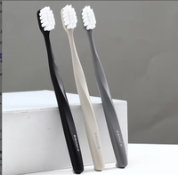SAKURA Nouvelle Arrivée Brosse à Dents Portable à Poils PBT Ultra Doux, Lot de 3, Tête Large et Protectrice, Manche en PP, pour Adultes, Usage Domestique