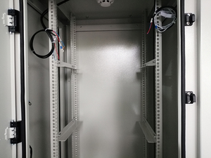 Outdoor Telecom 19inch Rack Equipment <b>Cabinet</b> With Fan LJ-TBT-13 Equipment <b>Cabinet</b> LJ-TBT-13 - Product Image 4