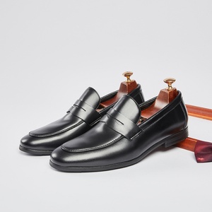 Nuevos Zapatos de Negocios de Cuero Genuino para Hombre, Estilo Slip-On con Punta en Pico, Aumentan la Altura, con Logotipo de Lujo, Zapatos Formales de Oficina - Product Image 5