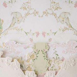 Ensemble d'invitations de mariage Vanille Modèle 465, élégant, à motifs floraux en relief, estampé à chaud, en papier couché, avec carte de vœux imprimée en soie - Product Image 2