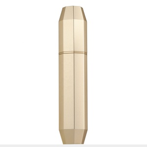 Flacon <span class=keywords><strong>de</strong></span> <span class=keywords><strong>parfum</strong></span> rechargeable haut <span class=keywords><strong>de</strong></span> gamme en aluminium et PCTG, à remplissage par le bas, avec pompe intégrée, directement <span class=keywords><strong>de</strong></span> <span class=keywords><strong>l</strong></span>'usine pour <span class=keywords><strong>l</strong></span>'export. - Product Image 4