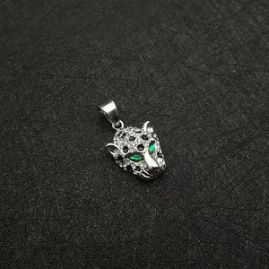 Pendentif tête de léopard en acier inoxydable avec yeux rouges, verts et bleus, plaqué or, breloque thématique pour collier, cadeau - Product Image 3