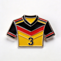 Pin Enamel Jersey Sepak Bola Kustom, Lencana Logam Paduan Seng untuk Warna Kustom Antik Modern, Suvenir untuk Penggemar Sepak Bola