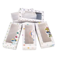 Boîte de rangement en papier artistique avec fenêtre et gaufrage, motif de dessin animé mignon, matériau durable pour le rangement des chaussettes pour enfants et l'emballage de cadeaux
