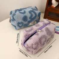 Pochette de rangement portable en peluche pour maquillage, sac de voyage mignon, grande trousse à cosmétiques zippée en forme d'oreiller moelleux, design Sweet Love