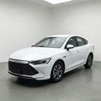 BYD Qin PLUS DM-i 2024 d'occasion, version 55 km Leading, berline hybride rechargeable, véhicule d'occasion pour l'exportation mondiale