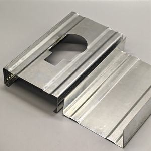 तैयार दीवार गैल्वेनाइज्ड लाइट गेज G40 धातु स्टड और ट्रैक ड्राईवॉल उत्पाद स्टील स्टड - Product Image 4