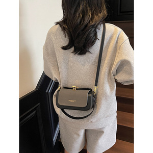 High-Value Minimalist Color-Blocked Women's <b>Handbag</b> New Style <b>Small</b> Square Bag with PU Lining Versatile Shoulder/Crossbody - Product Image 4