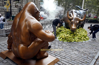 Grandes statues de gorille en métal à vendre Sculpture de gorille en bronze Ornement de jardin King Kong Ape