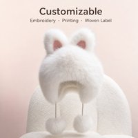 Chapeau d'hiver en fausse fourrure blanche avec oreilles de lapin, longues attaches et pompons, chapeau en peluche de lapin