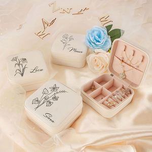 กล่องเก็บเครื่องประดับหนัง PU สลักชื่อส่วนตัว พร้อมโลโก้ตามสั่ง ลายดอกไม้ประจำเดือนเกิด ของขวัญสำหรับเพื่อนเจ้าสาว วันเกิด วันแม่ - Product Image 2