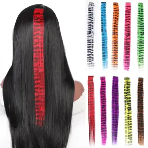 Pabrik klip rambut bulu sintetis 18 "dalam satu bagian perpanjangan rambut DIY warna-warni bulu hiasan rambut untuk anak perempuan