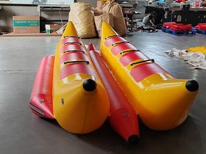Bateau de remorquage gonflable en PVC pour sports nautiques, double rangée 8 places, type banane, jeu de remorquage aquatique gonflable - Product Image 1