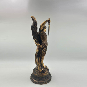 Estatua Antigua de San Miguel Arcángel en Poliresina, Figura Dorada de San Miguel en Venta - Product Image 5
