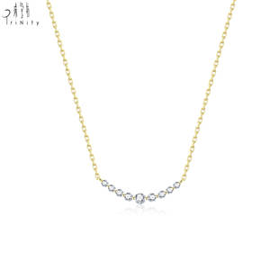 Collar con Colgante de Diamantes Naturales Reales de Oro Sólido de 18K, Diseño de Sonrisa Curva Elegante de Alta Calidad, Joyería Fina para Uso Diario de Mujer - Product Image 1