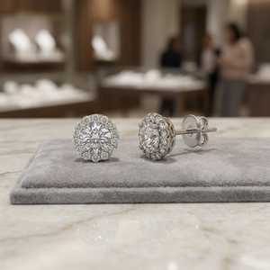 Pendientes de Oro de 18K y 14K con Diamantes, Diseño de Halo Redondo Festoneado, Florales, para Novia, Joyería Fina para Mujer - Product Image 3