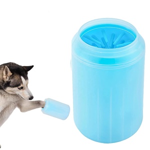 Cốc Làm Sạch Chân Chó Lược Silicon Mềm Dụng Cụ Rửa Chân Khăn Thú Cưng Ngoài Trời Tiện Dụng - Product Image 6