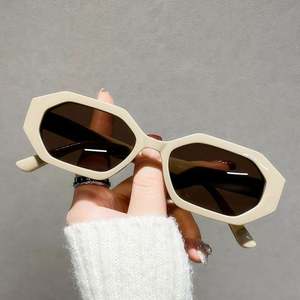 Lunettes de soleil rétro 2025 pour hommes et femmes, dégradé de couleurs gelée, protection UV400, petites lunettes de soleil carrées polygonales - Product Image 1