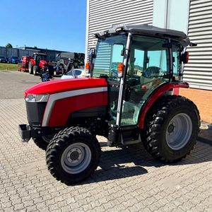 Tracteur compact à roues Massey Ferguson 2M.65 rouge avec cabine pour moteur 65 CV, élévateur frontal, prise de force, occasion - Product Image 1