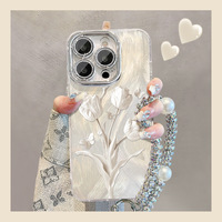 Étui de téléphone satiné pour iPhone 16 Pro, motif tulipe blanche, avec une touche de sophistication, résistant aux chocs, compatible iPhone 15 et iPhone 17