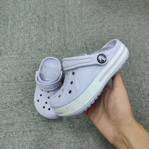 Croooos Sabots et sandales fermées pour hommes, femmes et couples, d'été, respirants, antidérapants, rehaussants, pour l'extérieur et la plage, vente en gros - Product Image 6