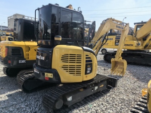 Mini-excavatrice compacte Komatsu PC55MR 5T d'occasion |   Mini-pelle légère de fabrication japonaise pour travaux utilitaires - Product Image 1