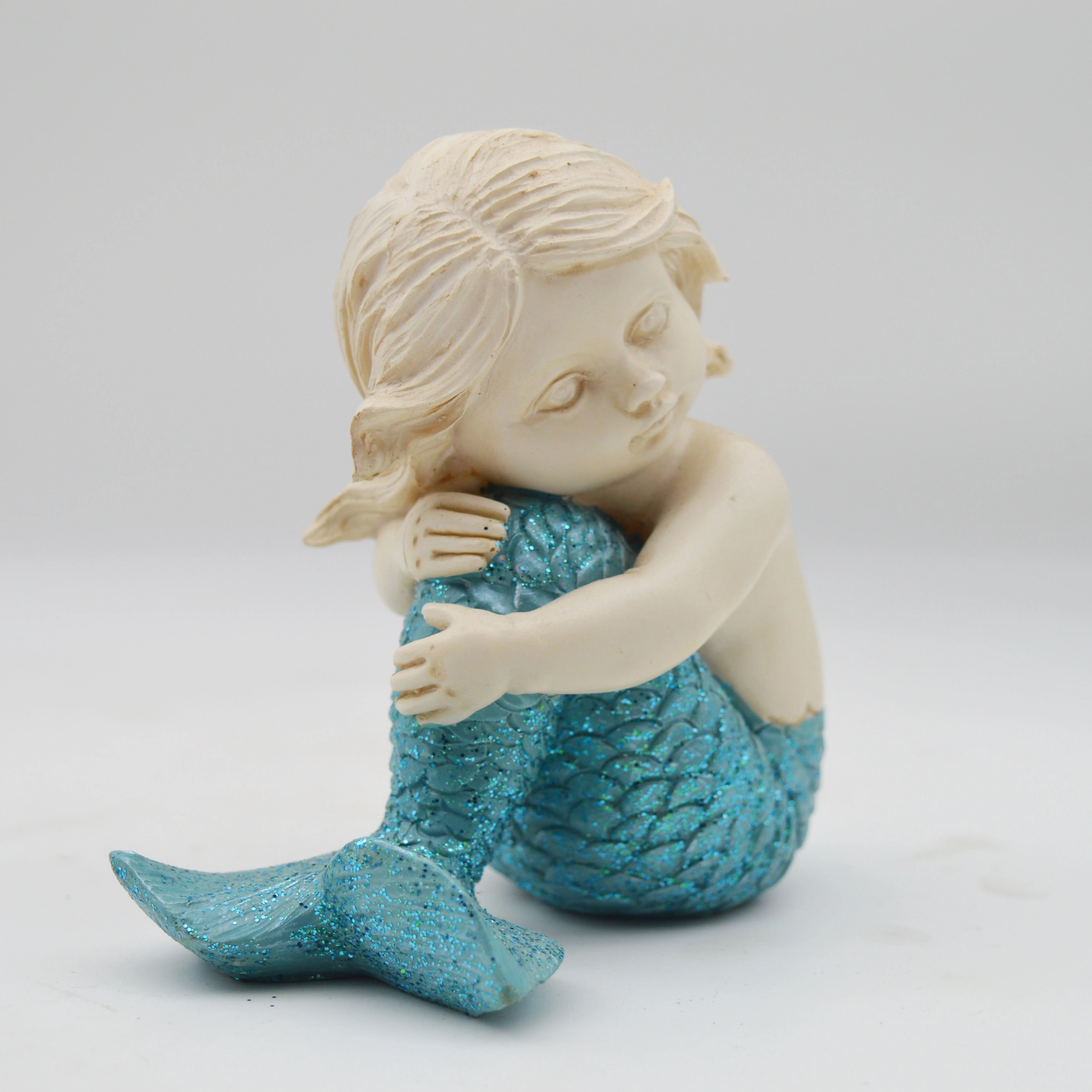 Mermaid resin statue, suitable for indoor and outdoor decoration by everyone
