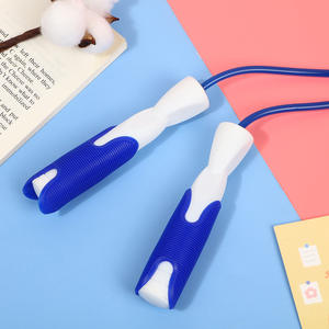 ONESTARSPORTS <span class=keywords><strong>Corde</strong></span> <span class=keywords><strong>à</strong></span> <span class=keywords><strong>sauter</strong></span> <span class=keywords><strong>légère</strong></span> en PVC avec poignée en mousse et logo personnalisé <span class=keywords><strong>Corde</strong></span> <span class=keywords><strong>à</strong></span> <span class=keywords><strong>sauter</strong></span> lestée réglable <span class=keywords><strong>à</strong></span> grande vitesse - Product Image 5