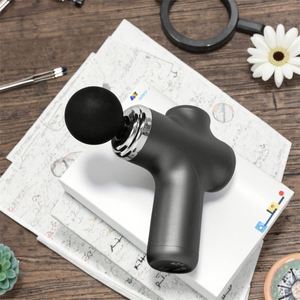 Pistolet de massage électrique rechargeable Pooorodo, 6 niveaux de vitesse, 4 têtes en mousse, brosse à tissus profonds, contrôle du temps de fonctionnement du moteur, autonomie de 6 à 8 heures - Product Image 2