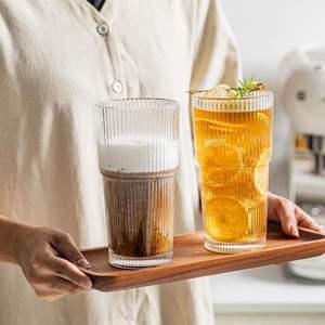 Vaso de Vidrio Transparente de 600 ml con Rayas, Ecológico, Apto para Lavavajillas, con Tapa Segura y Pajita para Beber Jugo, Leche, Té, Café Helado - Product Image 1