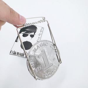 Kingmagic, fabricante de accesorios y trucos de magia, se especializa en trucos de manipulación de monedas y transformación de dinero para espectáculos. - Product Image 3