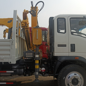 5 Ton Telescopic Boom Truck Mounted Mobile <strong>Crane</strong> for Sale - Product Image 4