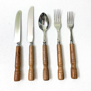 Juego de cubiertos de metal de diseño tradicional con mango de madera, acero inoxidable con acabado espejo, duradero, para vajilla de boda. - Product Image 1
