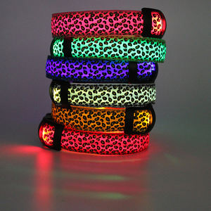 Suministros para mascotas Rarewe, collares LED para perros y mascotas, recargable por USB con diseño, <span class=keywords><strong>Collar</strong></span> de perro brillante, <span class=keywords><strong>Collar</strong></span> intermitente ajustable LED para perros - Product Image 4